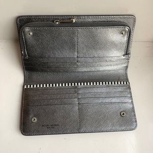 Henri Bendel large zipper organizer leather wallet